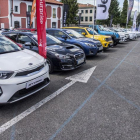 Imagen de vehículos en la feria del automóvil en la plaza de Santa Teresa.-SANTI OTERO