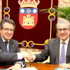 El rector Alfonso Murillo con con Aitor Aparicio, director del Creer.-ECB