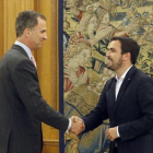 Felipe VI recibe al coordinador general de IU, Alberto Garzón, ayer, en la Zarzuela, en el marco de la nueva ronda de consultas con los partidos.-EFE / J. J. GUILLÉN