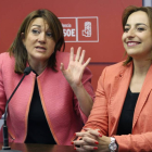 a presidenta de PSCyL, Soraya Rodríguez (I) junto a la candidata a la Alcaldía, Mirian Andrés (D) comparece en rueda de prensa antes de participar en actos públicos en Grijota y Monzón de Campos.-Ical