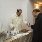 El arzobispo de Burgos visita una comunidad musulmana de Burgos-ICAL