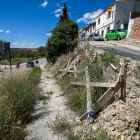 El talud dañado está al final del paseo de Los Pisones, cerca de la carretera a Cardeñadijo. TOMÁS ALONSO