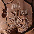 Se hallaron elementos escritos en barro en el interior de Cueva Román, los cuales quiren catalogarse.-clunia.es