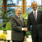 Raúl Castro y Barack Obama, en La Habana.-JONATHAN ERNST