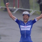 Enric Mas celebra su primera victoria profesional. /-EL PERIÓDICO