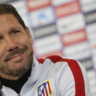 Simeone, en una rueda de prensa en el Calderón.-Foto: AGUSTÍN CATALÁN