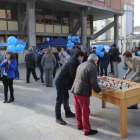 Los responsables del PP en Burgos celebraron el día de las familias con juegos en la calle.-ISRAEL L. MURILLO