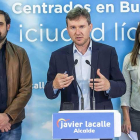 Lacalle presentó su programa de industria y empleo acompañado de los candidatos Carolina Blasco y Jorge Berzosa.-R. OCHOA