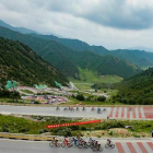Imagen de una de las etapas de montaña del Tour del Lago Qinghai de 2017.-WWW.TDQL.CN