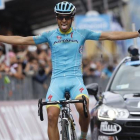 Mikel Landa triunfa en la etapa reina del Giro.-Foto: AFP / LUK BENIES