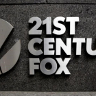 El logo de Fox News en su cuartel general en Manhattan.-