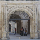Puerta Romeros de la Universidad de Burgos.