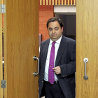 Rafael Delgado entra en la sala para comparecer ante los medios-Ical