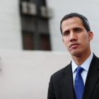 Juan Guaidó se autoproclamo presidente encargado de Venezuela y busca derrocar a Maduro.-REUTERS / CARLOS GARCÍA RAWLINS
