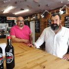 Iván Castilla y Pedro Montalvo en el nuevo local de la calle Colón.-ISRAEL L. MURILLO