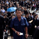 Miles de tailandeses hacen cola para rendir tributo al fallecido rey Bhumibol Adulyadej.-REUTERS / ATHIT PERAWONGMETHA
