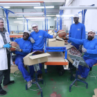 Los jugadores del CD El Cid Alberto Llorente, Abdoulaye Dieng ‘Saimon’, Manu Somavilla, Abdoul Aziz y Marcio Dias posan juntos en su puesto de trabajo. Faltan Ángel Acha y Miguel Nieto.-RAÚL OCHOA