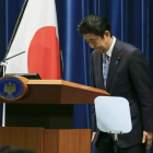 El primer ministro japonés, Shinzo Abe, durante su discurso, este viernes.-Foto:   EFE / KIMIMASA MAYAMA