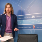 El portavoz del Grupo Podemos en las Cortes, Pablo Fernández, hace balance del primer año de la legislatura.-ICAL