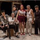 El equipo artístico está formado por, de i. a d., Mayte Bona, Francisco Negro, Santiago Nogués, Mamen Godoy, Adolfo Pastor y Felipe Santiago.-
