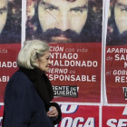 Carteles que reclaman la aparicion con vida de Santiago Maldonado en Buenos Aires.-EFE / DAVID FERNÁNDEZ