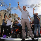 Alberto Garzón, Pablo Iglesias, Xavier Domènech y Juan Carlos Monedero en el escenario de la Puerta del Sol.-JUAN MANUEL PRATS