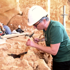 Aduriz colabora con la excavación tras recibir su nombramiento como Emabajador de Atapuerca.  Susana Santamaría / Fundación Atapuerca