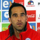 El portero del Barça y de la selección de Chile, Claudio Bravo, en rueda de prensa.-Foto: EFE / MARIO RUIZ
