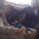 Un hombre casa a su hija de 6 años con un hombre de 55 a cambio de una cabra.-YOUTUBE