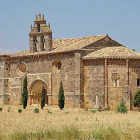La ermita de Nuestra Señora del Torreón, cuya imagen es muy venerada por los habitantes y allí se celebra una romería en su honor en el mes de octubre.-ECB
