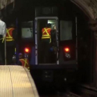 Un hombre muere al quedar enganchado en las puertas del metro en Nueva York.-ATLAS