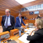 Herrera y Tudanca durante el Pleno de las Cortes.-ICAL