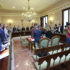 El Pleno guardó un minuto de silencio en recuerdo de la mirandesa Ana Belén Jiménez.-R. OCHOA