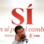 Luis Tudanca durante la rueda de prensa que ofreció ayer.-ICAL