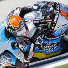 Tito Rabat conduciendo su Kalex en el Grand Prix de Moto2 en Assen.-Foto: VINCENT JANNINK / AP