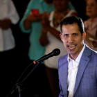 Guaidó desafío el pasado 22 de febrero una medida de prohibición de salida del país que le impuso la Fiscalía.-REUTERS