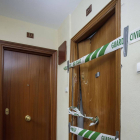 Entrada de la vivienda registrada por la Guardia Civil el pasado mes de febrero.-SANTI OTERO
