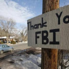 Un letrero colgado cerca del lugar donde se atrincheró el grupo de extrema derecha agradece la acción del FBI.-REUTERS / JIM URQUHART