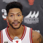 Derrick Rose, durante la conferencia de prensa que celebraron los Bulls este martes en Chicago.-AP / CHARLES REX