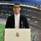 Cristiano Ronaldo, en el acto de presentación de su renovación con el Madrid.-AFP / GERARD JULIEN