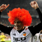 Rodrigo Moreno y su peluca.-/ MIGUEL ÁNGEL POLO (EFE)