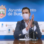 El alcalde de Burgos comunicó el confinamiento. R. OCHOA