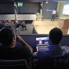 La impresora 3D no dejó de funcionar durante toda la mañana que duró el DevFest.-RAÚL G.OCHOA