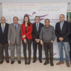 Responsables de Fundación Caja de Burgos y de las entidades y asociaciones beneficiarias, tras la firma del convenio.-SANTI OTERO