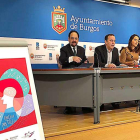 Guerra, Antón, Barriuso y Cuasante, durante la presentación del premio en el Ayuntamiento de Burgos.-ECB