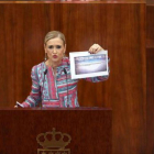 Cristina Cifuentes, en la Asamblea de Madrid, el 4 de abril.-DAVID CASTRO