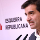 El portavoz de ERC, Sergi Sabrià, durante la rueda de prensa de este lunes-ACN / RAFA GARRIDO