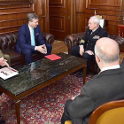 Lacalle en la reunión que mantuvo ayer con López.-ICAL