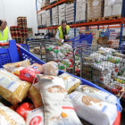 Imagen de un grupo de voluntarios del Banco de Alimentos.-ISRAEL L. MURILLO