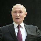 Putin durante su participación en la maratón telefónica anual.-AP / ALEXANDER ZEMILIANICHENKO
